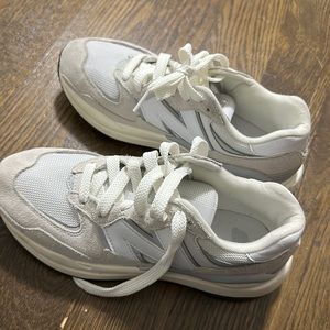 Women’s New Balance Nimbus Cloud. Never worn size 8.5 women’s